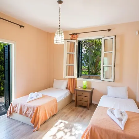 You Will Love This Luxury 5 Bedroom Holiday In Protaras With Private Pool 1331 Βίλα Παραλίμνι